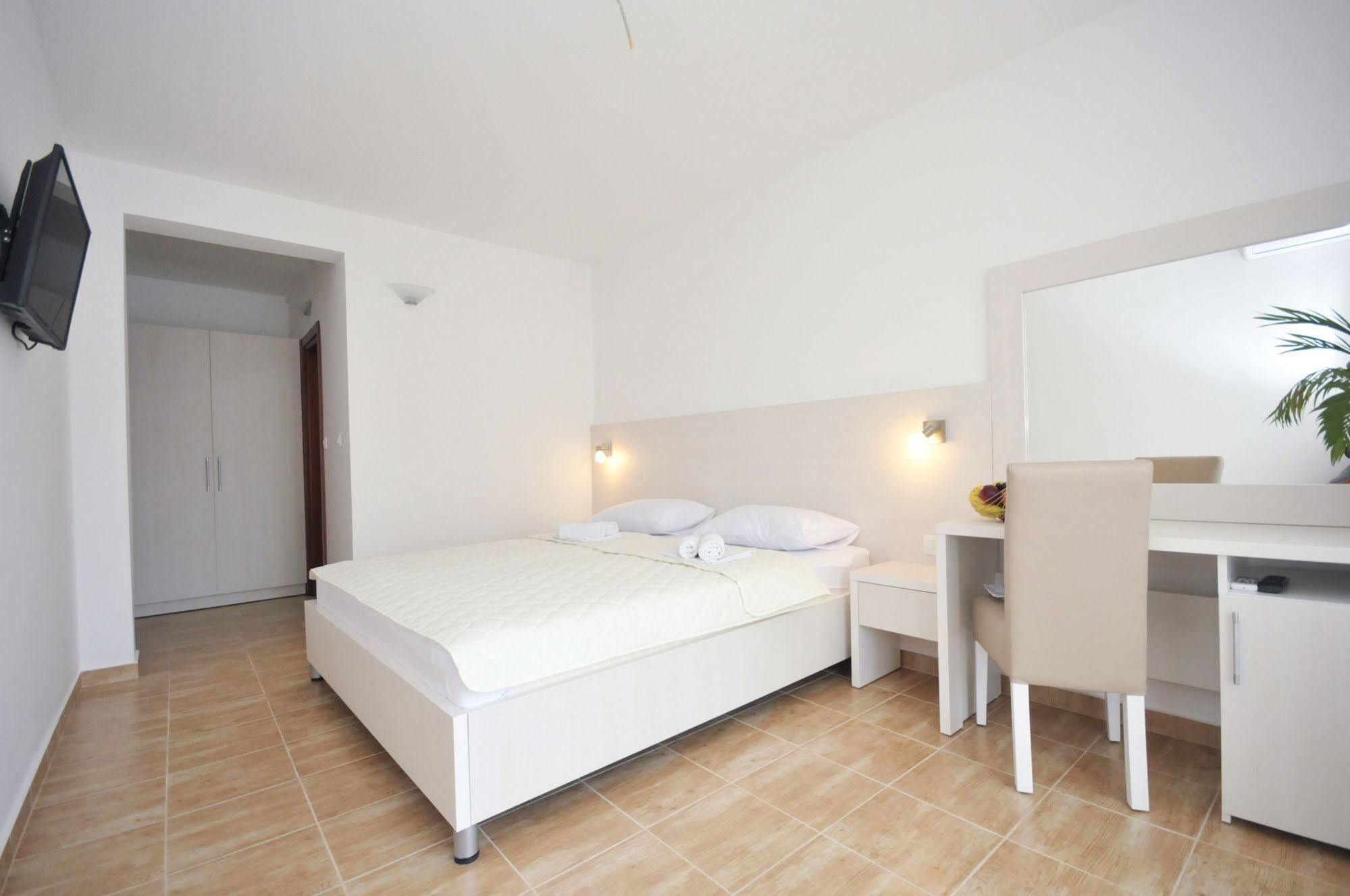 Apartment Ana Budva Buitenkant foto